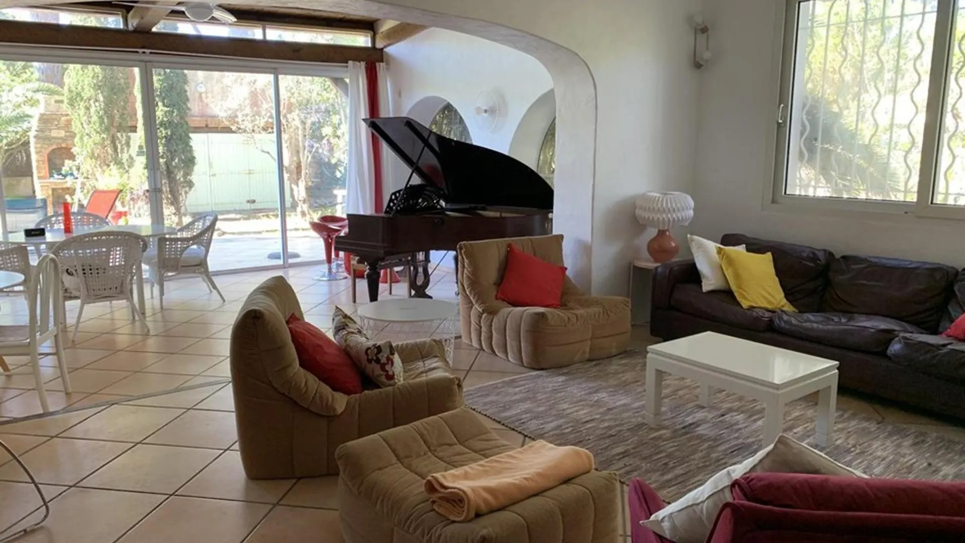 Villa A Hyeres Avec Piscine, Climatisation Et Wi-Fi, A 5 Min De La Plage - Fr-1-335-169 0*,  France