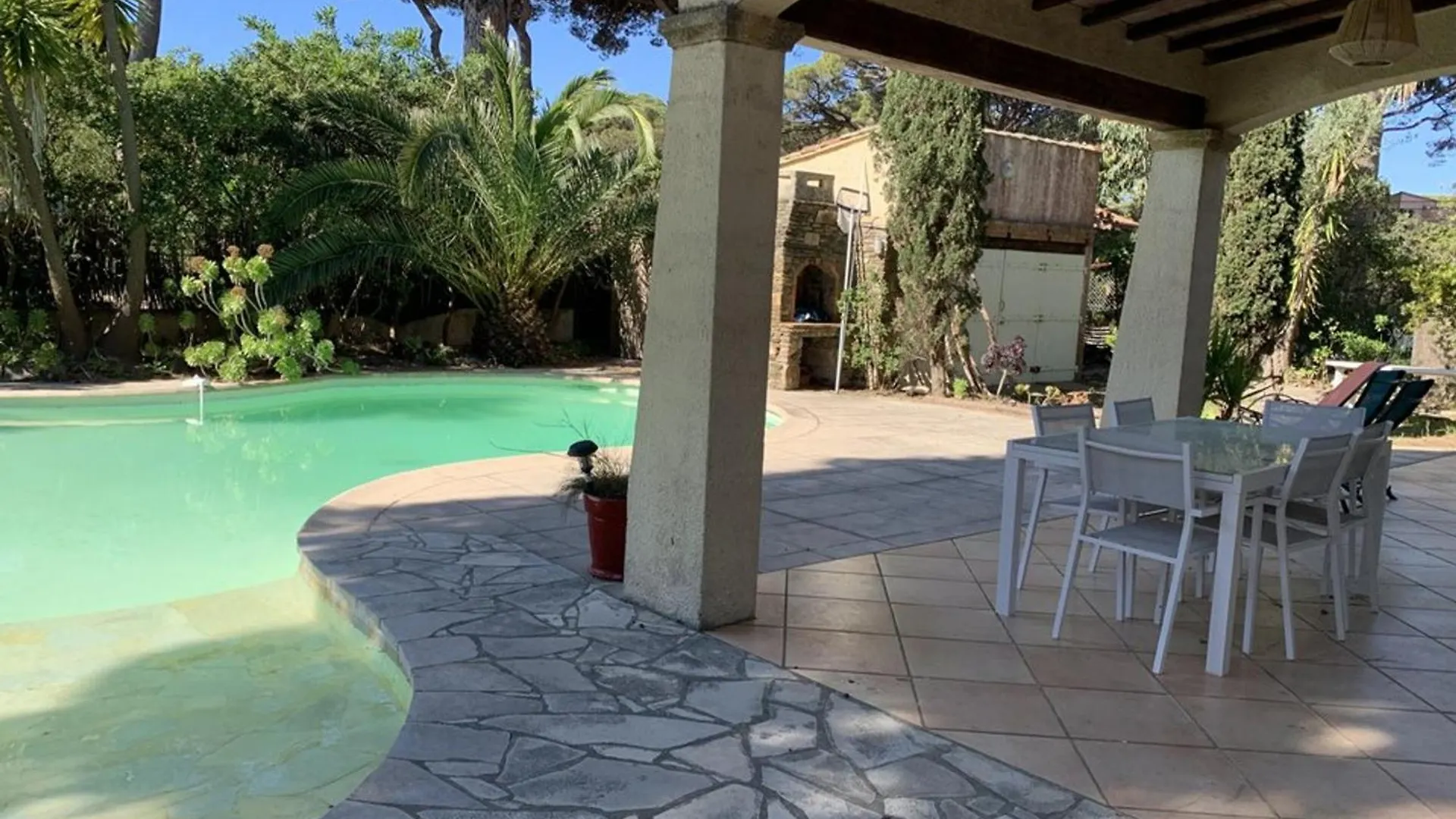 Villa A Hyeres Avec Piscine, Climatisation Et Wi-Fi, A 5 Min De La Plage - Fr-1-335-169 contacts