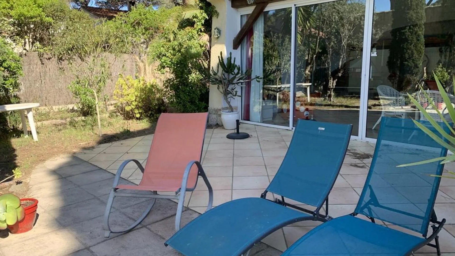 Villa A Hyeres Avec Piscine, Climatisation Et Wi-Fi, A 5 Min De La Plage - Fr-1-335-169 0*,