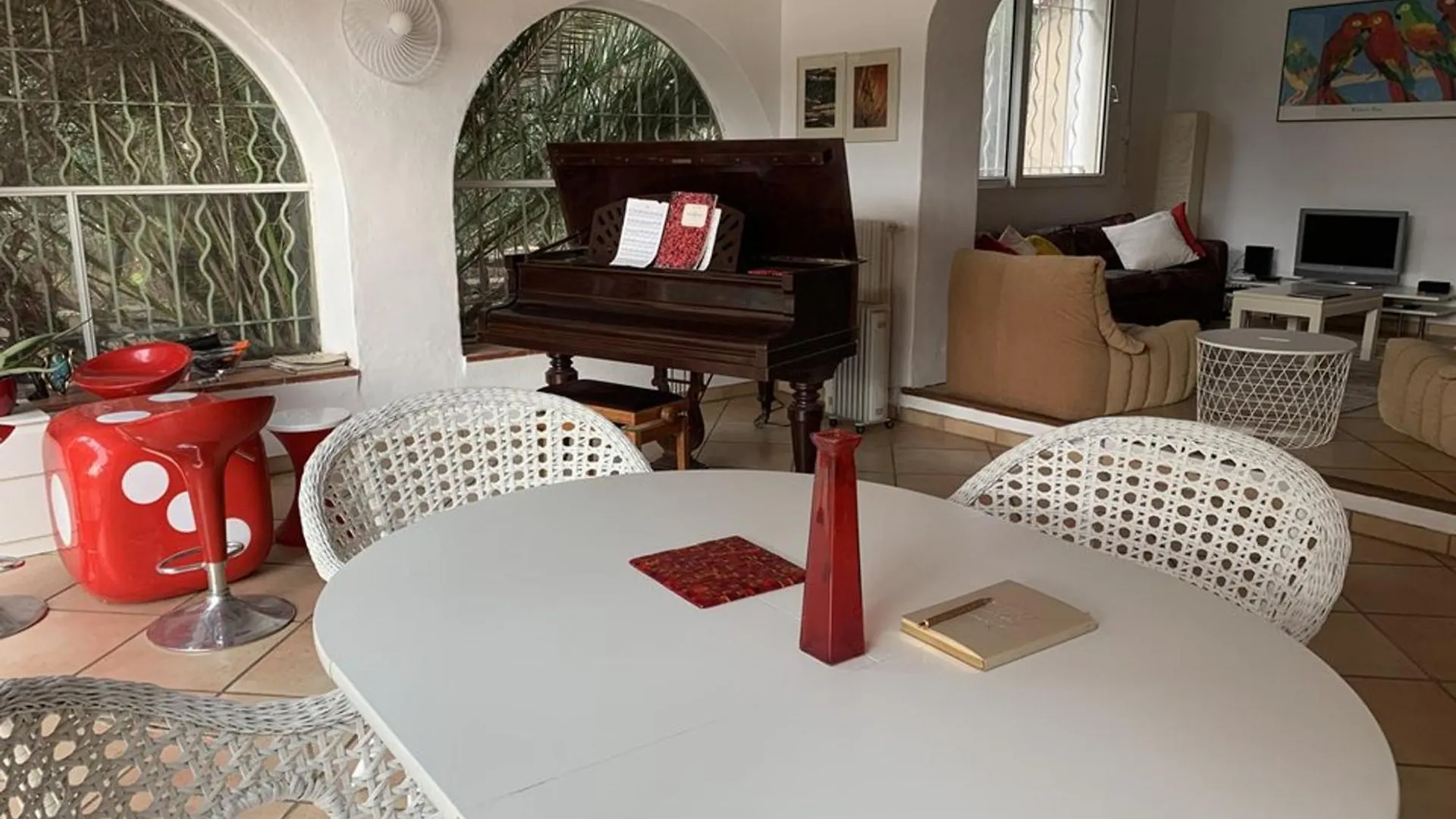 Villa A Hyeres Avec Piscine, Climatisation Et Wi-Fi, A 5 Min De La Plage - Fr-1-335-169